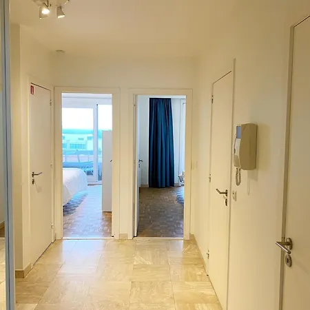 Near Sandy Beaches, Cleaning Included Lägenhet *