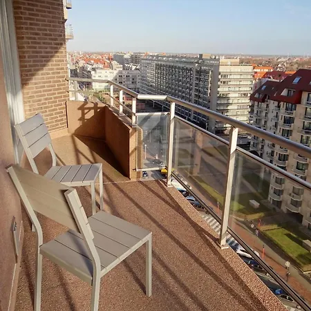 Near Sandy Beaches, Cleaning Included Lägenhet Nieuwpoort
