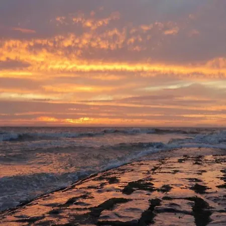 Near Sandy Beaches, Cleaning Included Nieuwpoort